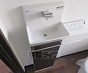 トイレの後は綺麗な手洗い場で