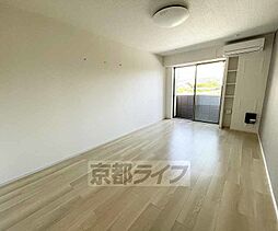 チェストセブン 107 1階1Kのリビング/ダイニング