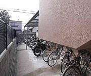 バイクもとめられる駐輪場。