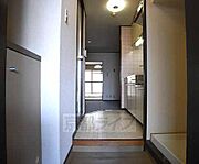 玄関からの視点です。