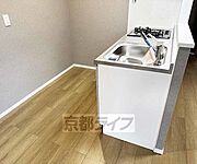キッチン後ろにも家具家電が配置できます