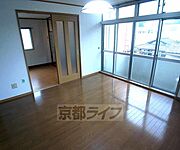 フローリングでとても綺麗です。