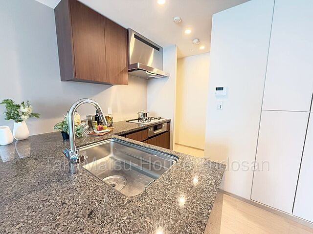 キッチン 5駅10路線利用可能〜パークコート浜離宮ザタワー　22階〜 22階/-