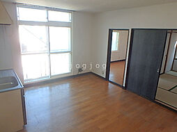 メゾンアーバン 203 2階2LDKのリビング/ダイニング