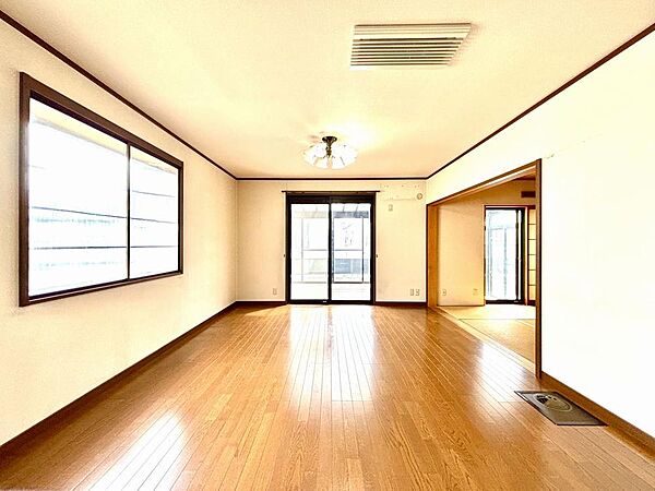 リビング/ダイニングを拡大表示