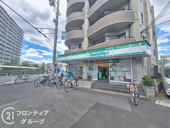 ファミリーマー...