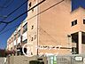 周辺：大阪市立諏訪小学校まで徒歩6分という近さで、小さなお子様の毎日の通学も安心です。学校行事などにも参加しやすく子育て世代に嬉しい立地です。 410m