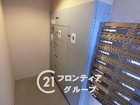 不在時でも荷物を受け取れるので、再配達の手間が省けます!大きな荷物も受け取れるので、買い物の幅が広がります。