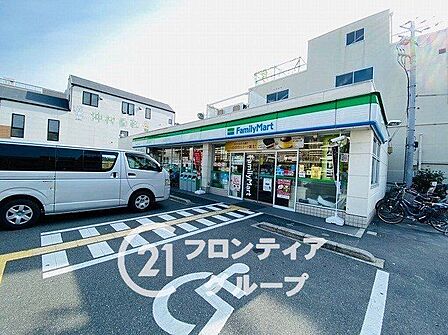 ファミリーマート今津中三丁目店 徒歩5分。 330m