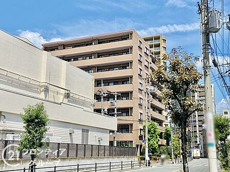 住まい選びは、価格や立地だけでなく、将来の暮らし方まで含めて考えることが大切です。今の段階で気になっていることを、まずスタッフに話してみてください