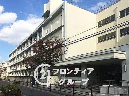 大阪市立高殿小学校 徒歩8分。 590m