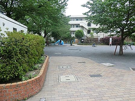南長崎花咲公園まで約287m