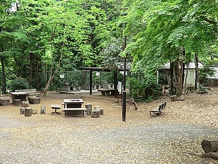鎌田公園まで約327m
