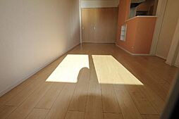 JR山陽本線 東福山駅 バス25分 春日小学校下車 徒歩2分の賃貸アパート 2階2LDKのリビング/ダイニング