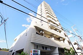 ルクレ江坂  ｜ 大阪府吹田市垂水町1丁目（賃貸マンション1K・9階・28.16㎡） その1