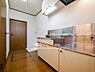キッチン：独立した明るいキッチンで調理に集中！お料理上手に☆
