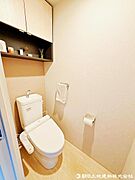 【トイレ】洗浄機能付きトイレは、便座の温かさと清潔感で、快適さを大幅に向上させてくれます。