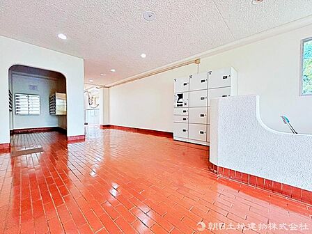 【エントランス】管理が行き届いたロビーはマンションを上品に魅せます。