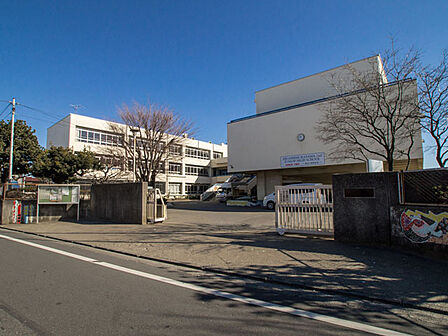 【中学校】東村山市立東村山第二中学校 245m