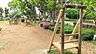 周辺：東初石2号緑地（わんぱく公園）すべり台、丸太ジャングル、ロープウエイ、ネットクライム等々、遊具が豊富に揃った公園です。からだを使ってのびのびと遊ぶことができますよ！ 590m