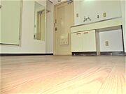 小型冷蔵庫とＩＨコンロが付きますよ。参考画像ですのでご了承願います。