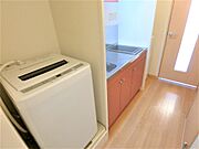 ２口コンロと室内全自動洗濯機完備です。