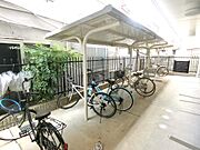 駐輪バイク置き場です。