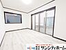 寝室：ゆとりある室内空間です。