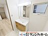 洗面：3面鏡洗面台。毎日の忙しい朝に身支度も気持よくお使い頂けます。