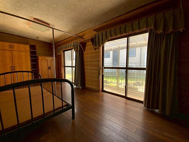 室内 宮崎市高洲町