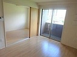 ハイマート雨窪 2階2LDKのリビング/ダイニング