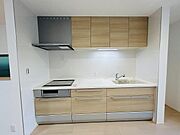 クリーニング済みのキッチンです。IHなので、調理後のお手入れもサッと拭くだけで楽々です◎