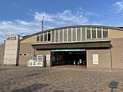 荒子駅まで　755m　徒歩約10分●名古屋駅直通で約6分と通勤・通学に便利。ロータリーから直ぐの所にスーパーがあり帰宅ついでにお買い物が可能！利便性が良いです。
