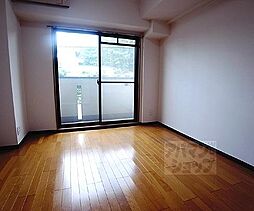 JR山陰本線 二条駅 徒歩5分の賃貸マンション 3階1Kのリビング/ダイニング