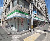 ファミリーマート丸太町猪熊店まで650m