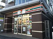 セブンイレブン 横浜反町駅前店（377m）