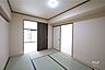 子供部屋：和室6帖［2025年11月13日撮影］LDKと6帖洋室と隣接しています。ライフスタイルに合わせてお使いいただけます！
