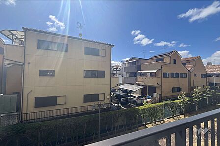 バルコニーからの眺め（南西方向）［2026年3月14日撮影］2026年3月室内フルリフォーム実施！完成済につき即日内覧可能！お気軽にお問い合わせください！