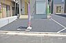 駐車場：物件の駐車スペース［2026年9月2日撮影］並列で2台駐車可能！（車種による）中央環状線が近くを走っており、車での移動が便利な立地！