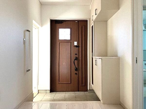 玄関を拡大表示