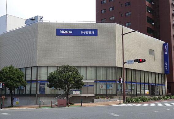 みずほ銀行八幡...