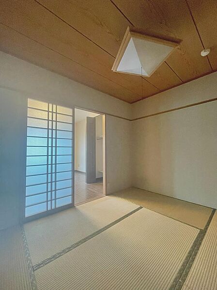一つあると嬉しい和室はお子様を遊ばせるのに安心ですね。