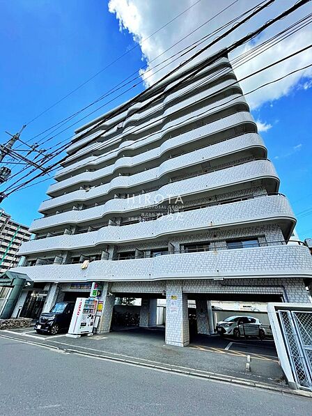 北九州モノレール「香春口三萩野駅」まで徒歩約6分なので通勤や通学に便利な立地ですよ。