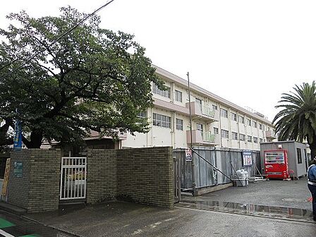 北九州市立筒井小学校(579m)