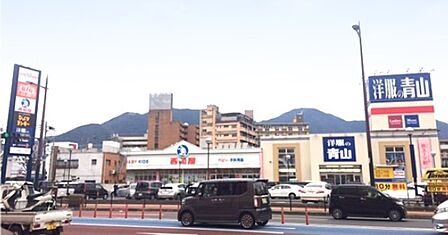 アクロスプラザ小倉(323m)