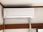 南の２室にエアコンがついています。西側のこの部屋のエアコンは、2.8kwの大型がついています。