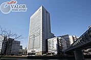 スカイビル 徒歩13分。 1030m