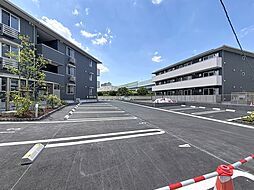 27 / 34