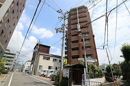 ドルフフェレジア夙川の外観(南西側から)