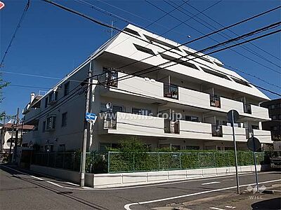 外観：ファミール芦屋伊勢町の外観（南西側から）
